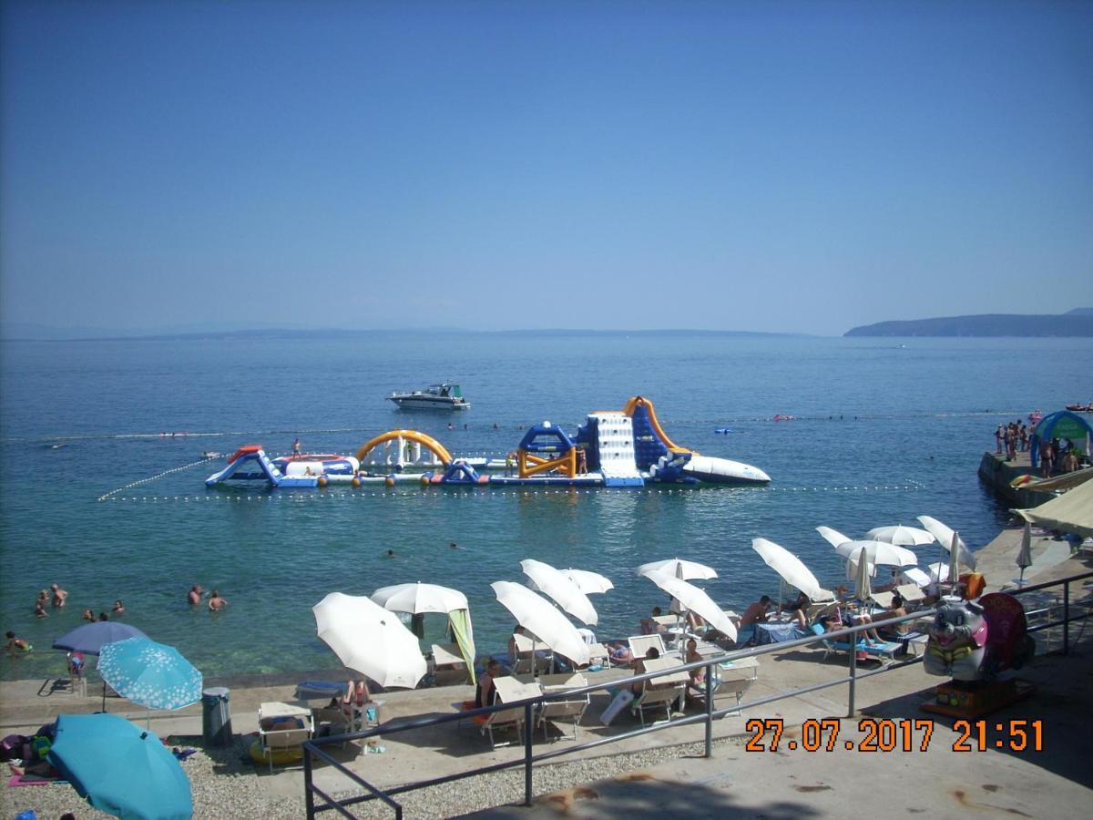 Apartment At Sea Laurana Esterno foto